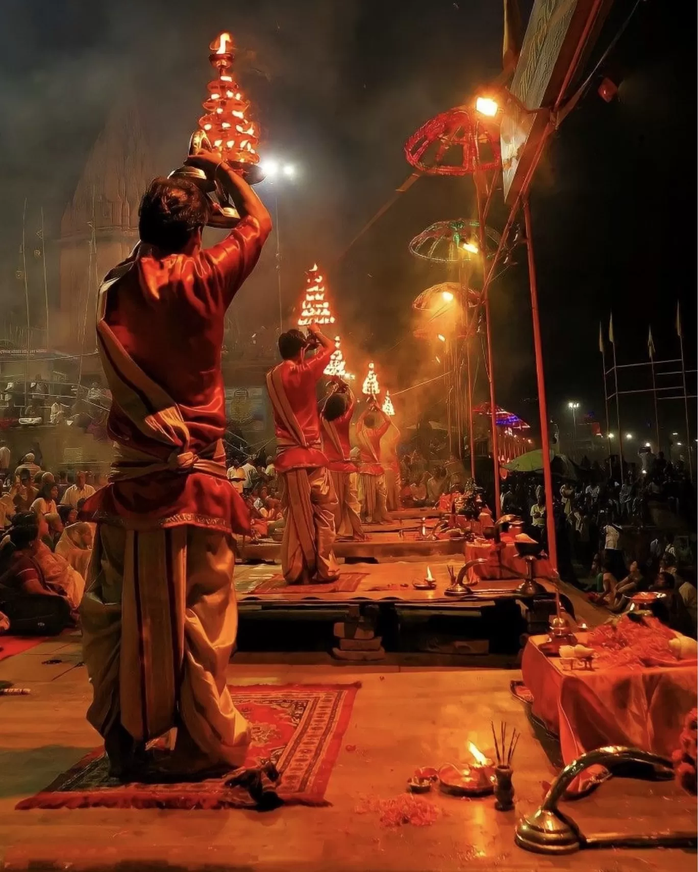 Photo of Varanasi By Tanvi Shah (travelstoriesbytan)
