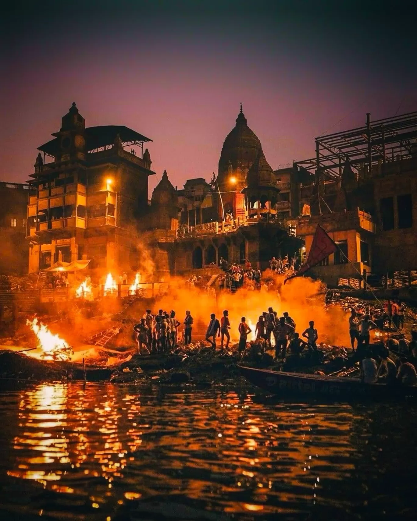 Photo of Varanasi By Tanvi Shah (travelstoriesbytan)