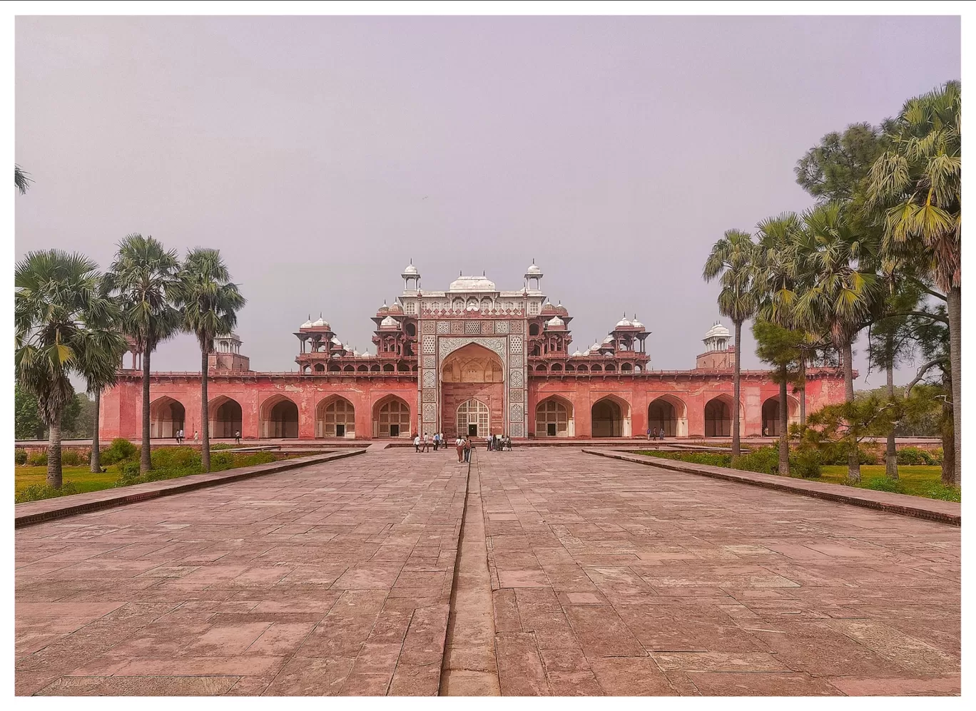 Photo of Tomb of Akbar By Soumalya Banerjee