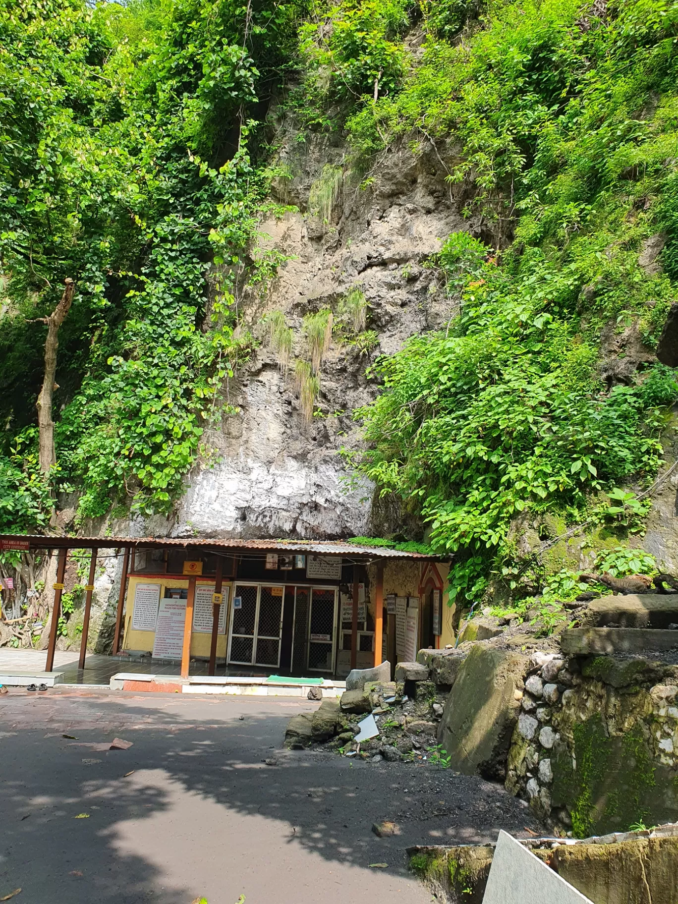 Photo of Vashishtha Gufa Temple By Nirmala