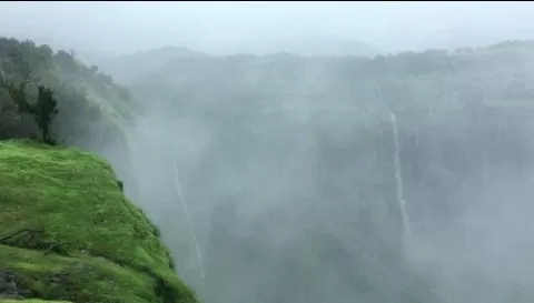 Photo of Kumbhe Waterfall By Bansal Chandresh