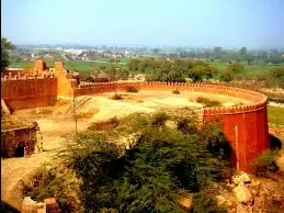 Photo of Awagarh Fort By Travel A Happiness🧳🗾😊