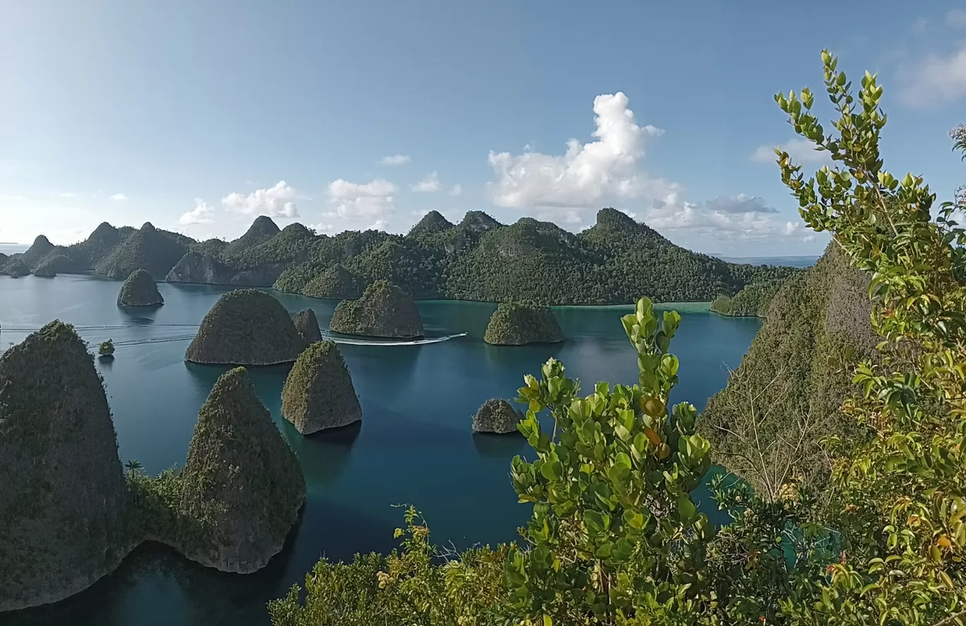 Photo of Wayag Blue Lagon By abner raja ampat travel