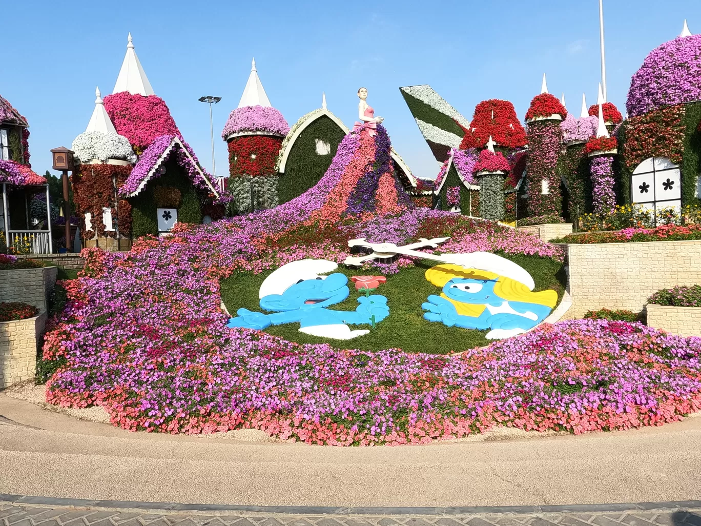 Photo of Dubai Miracle Garden By hemlata singh