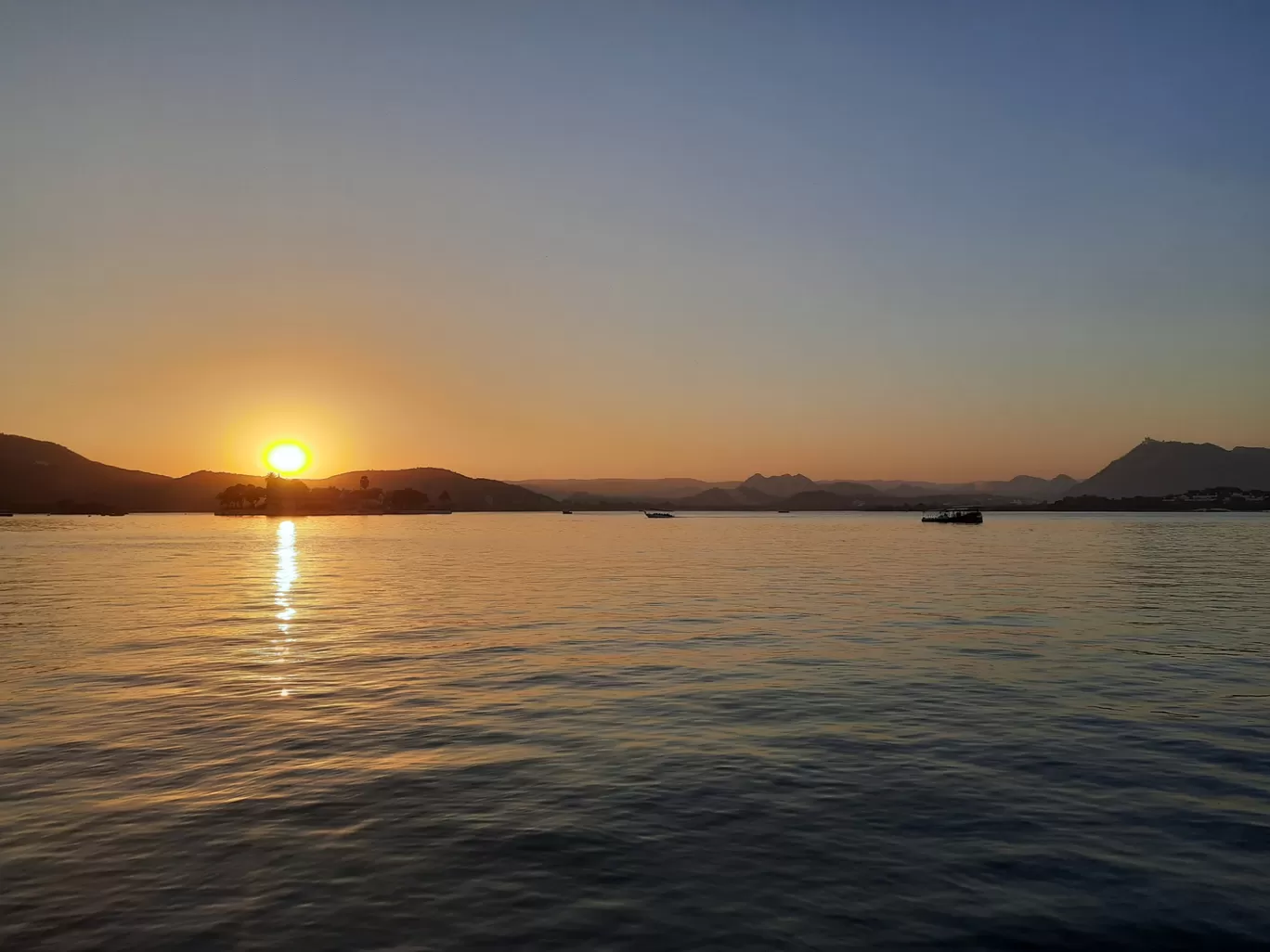 Photo of Lake Pichola By Pragati Soni