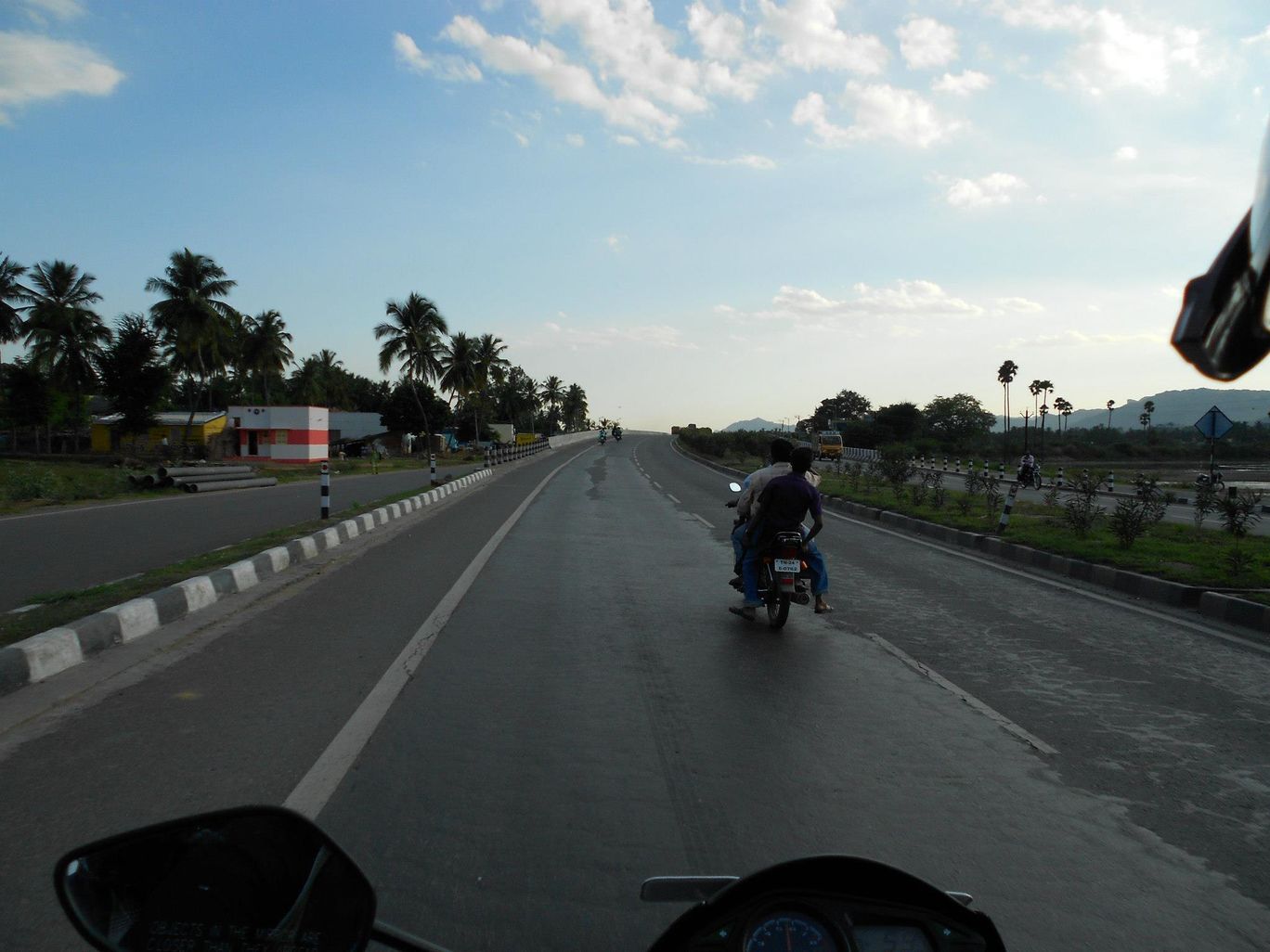Photo of A bike Trip to Yercaud Hogenakkal By Ratul Sengupta