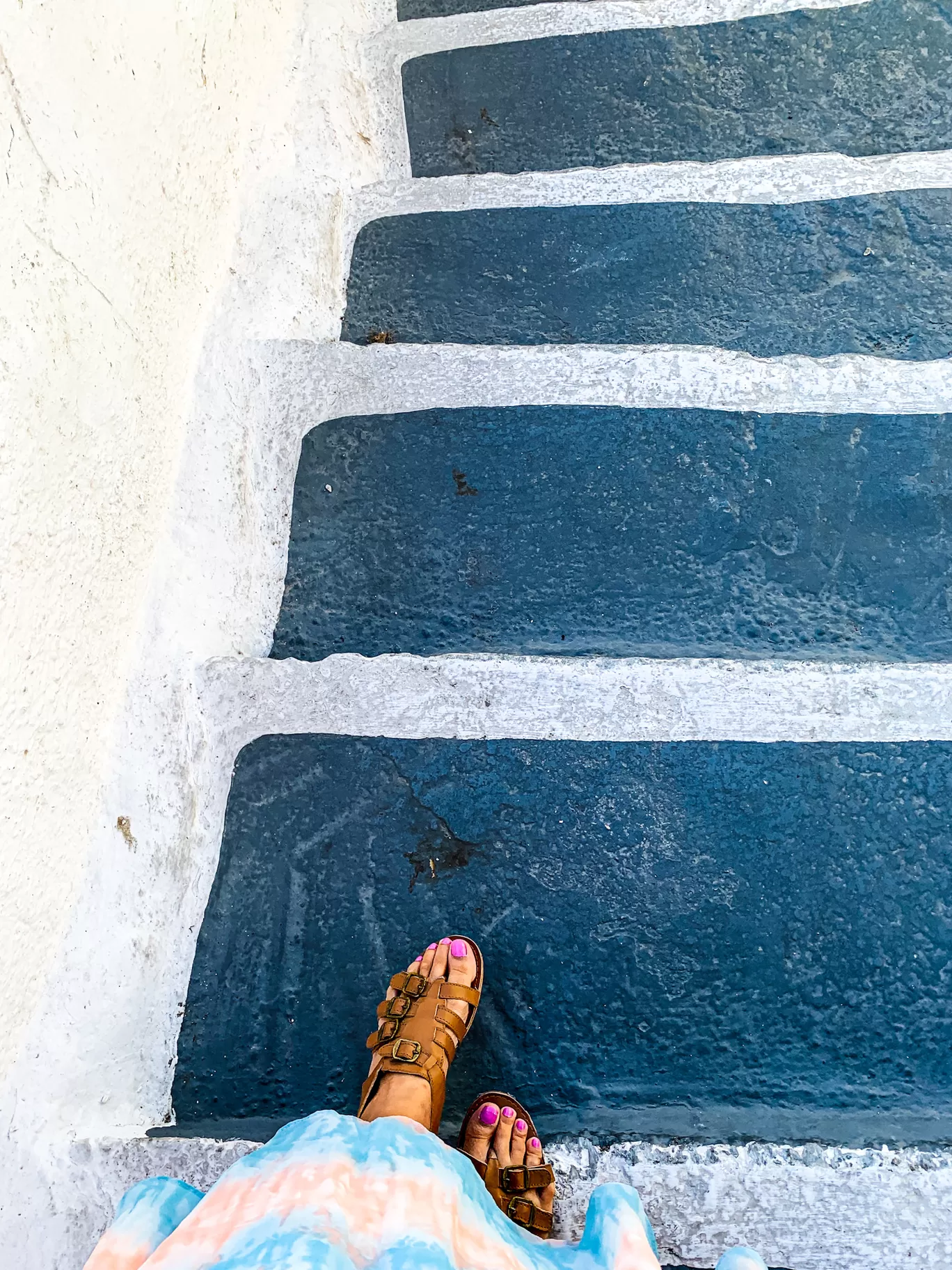 Photo of Santorini By Kadambari Bhatte (curlytravelmess)