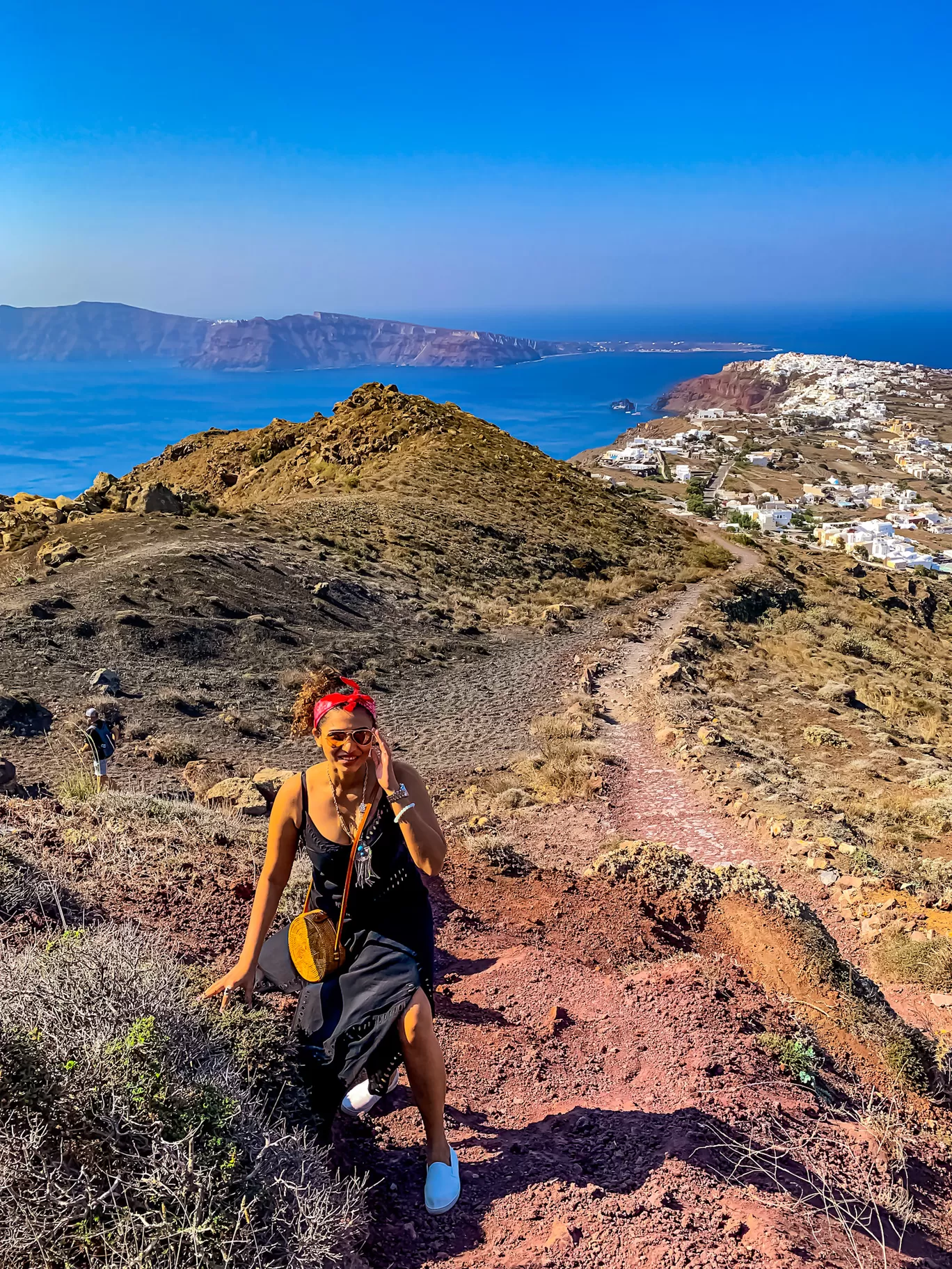 Photo of Santorini By Kadambari Bhatte (curlytravelmess)