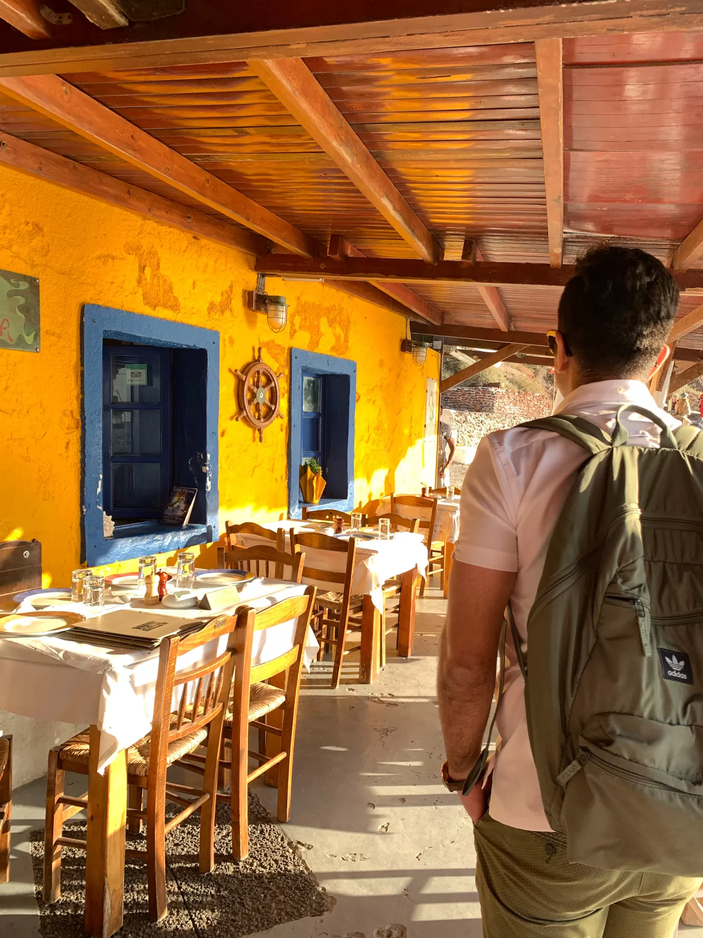 Photo of Santorini By Kadambari Bhatte (curlytravelmess)