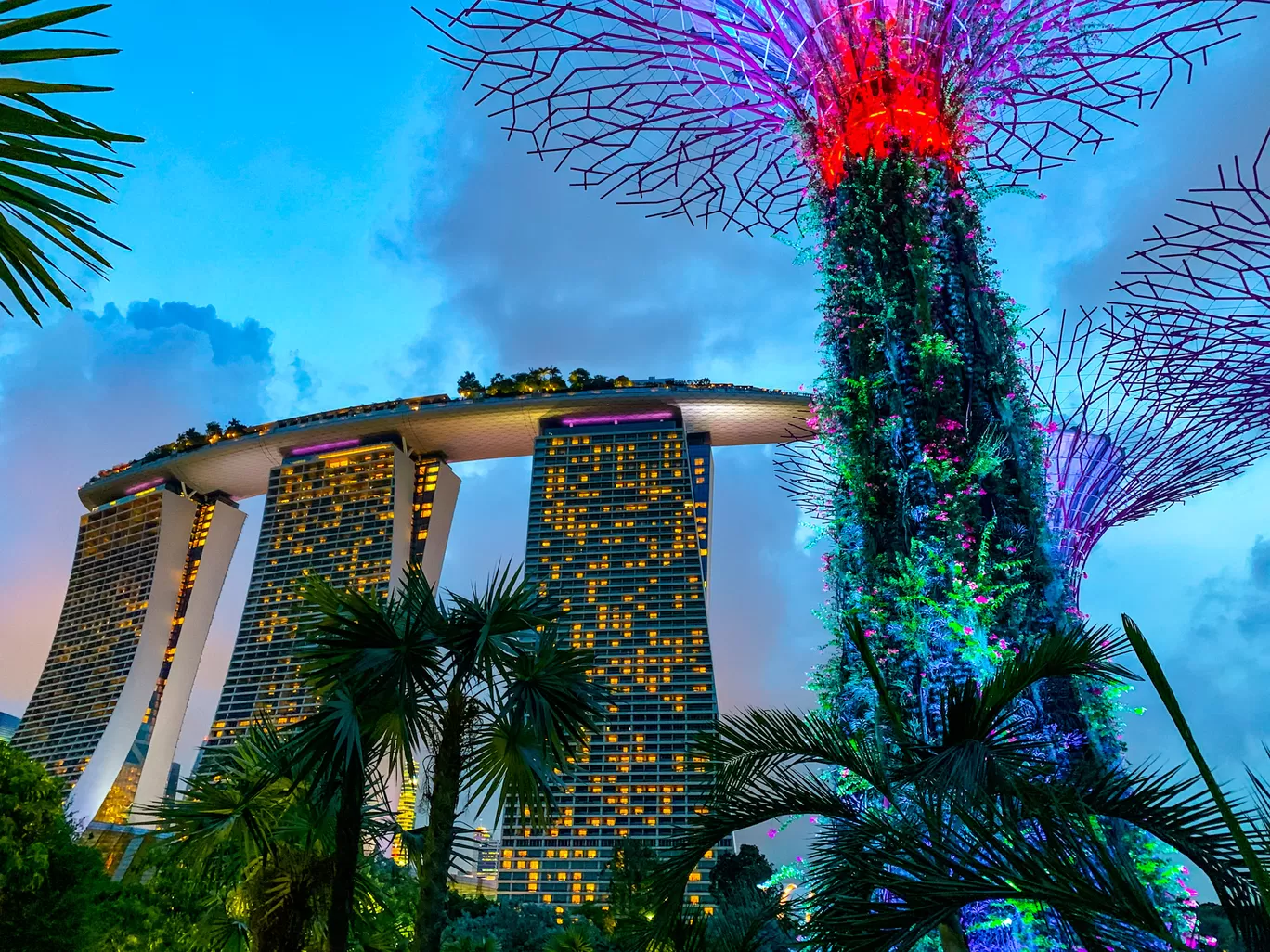 Photo of Singapore By Kadambari Bhatte (curlytravelmess)