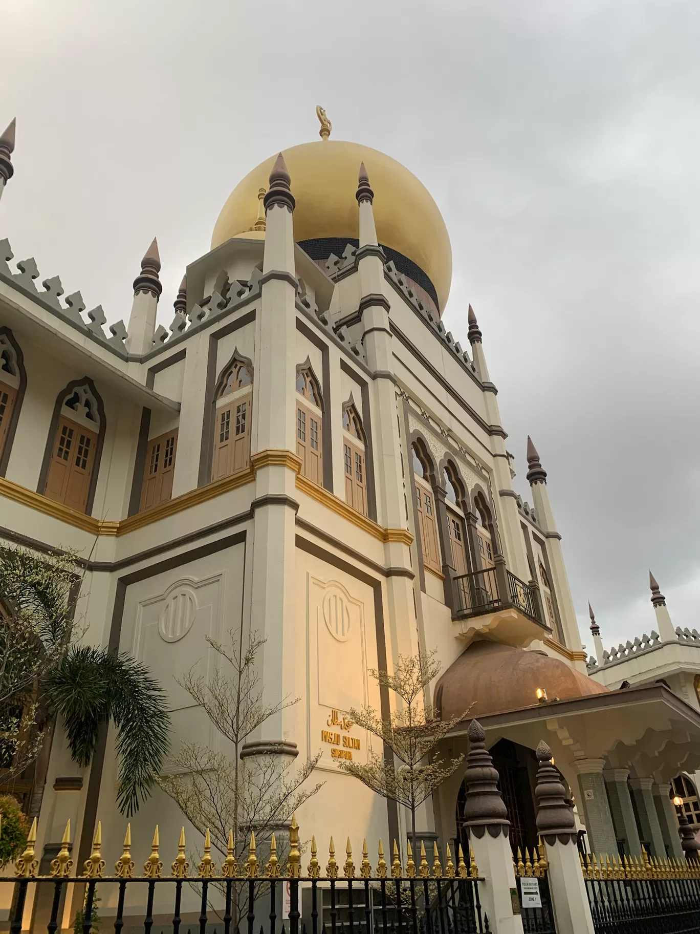 Photo of Singapore By Kadambari Bhatte (curlytravelmess)