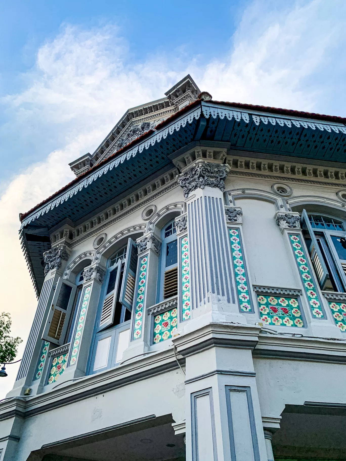 Photo of Joo Chiat Road By Kadambari Bhatte (curlytravelmess)