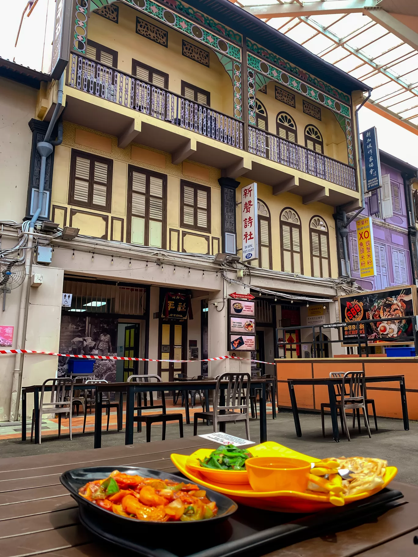 Photo of Chinatown By Kadambari Bhatte (curlytravelmess)