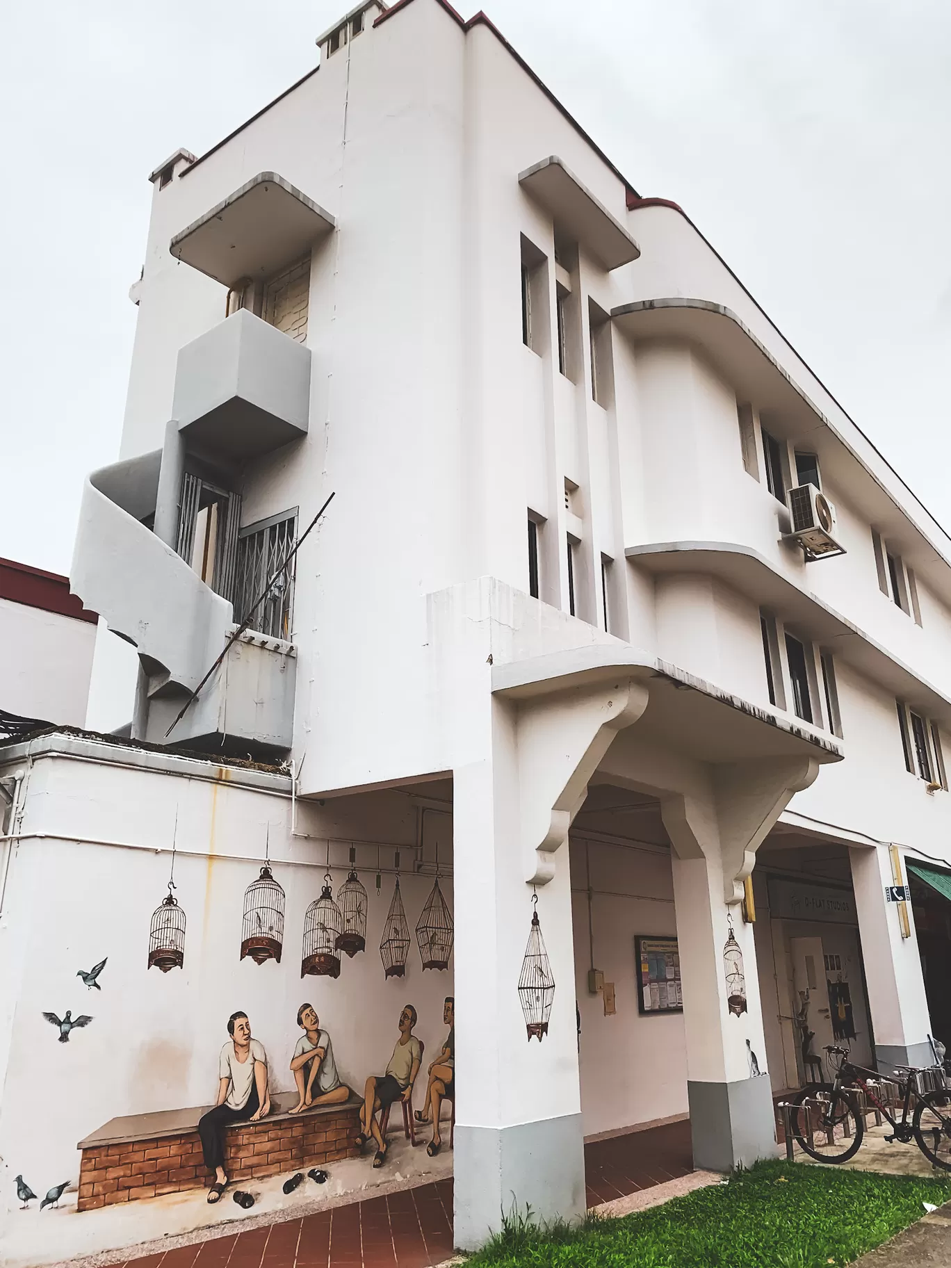 Photo of Tiong Bahru By Kadambari Bhatte (curlytravelmess)
