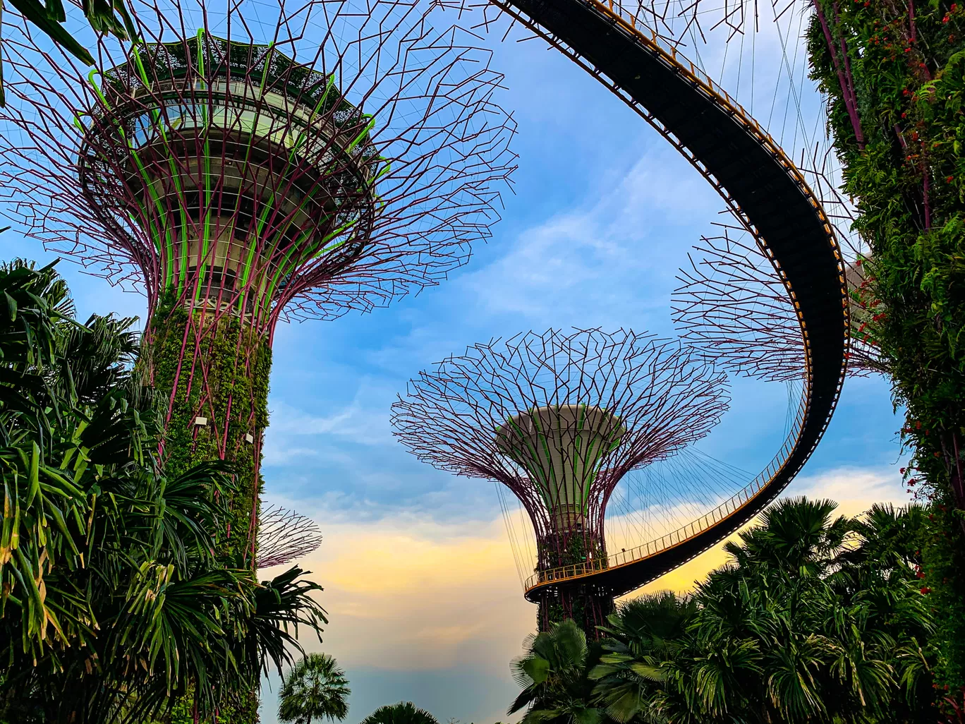 Photo of Singapore By Kadambari Bhatte (curlytravelmess)