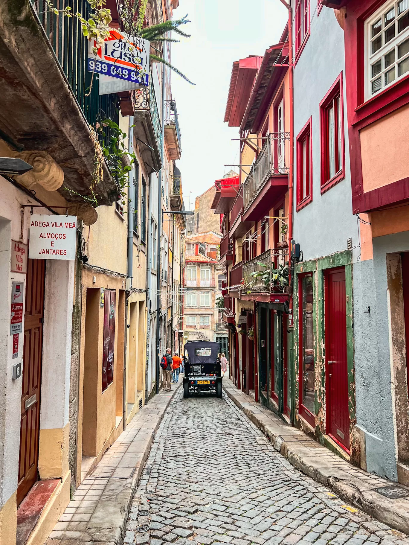Photo of Portugal By Kadambari Bhatte (curlytravelmess)