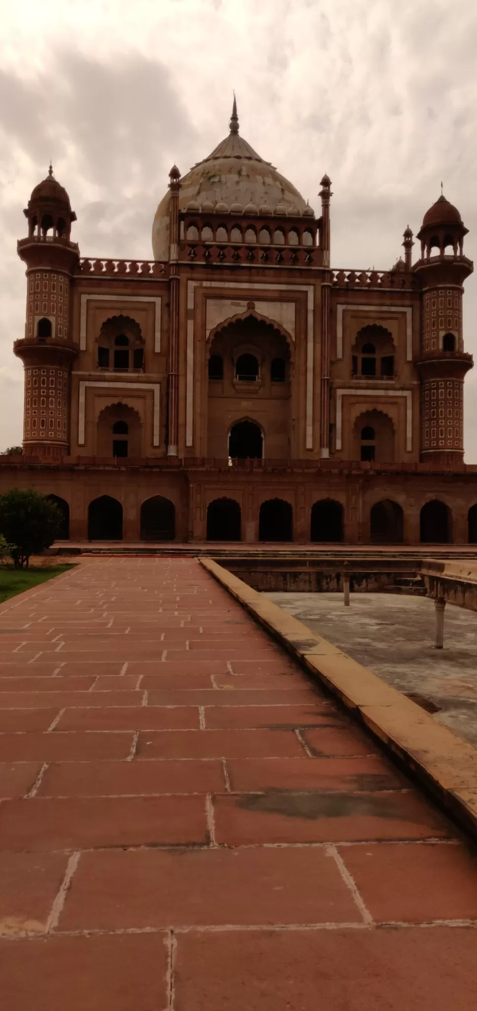 Photo of Safdarjung Tomb By Dinesh Lal