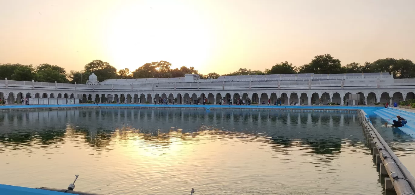 Photo of Bangla Sahib Lane By Dinesh Lal