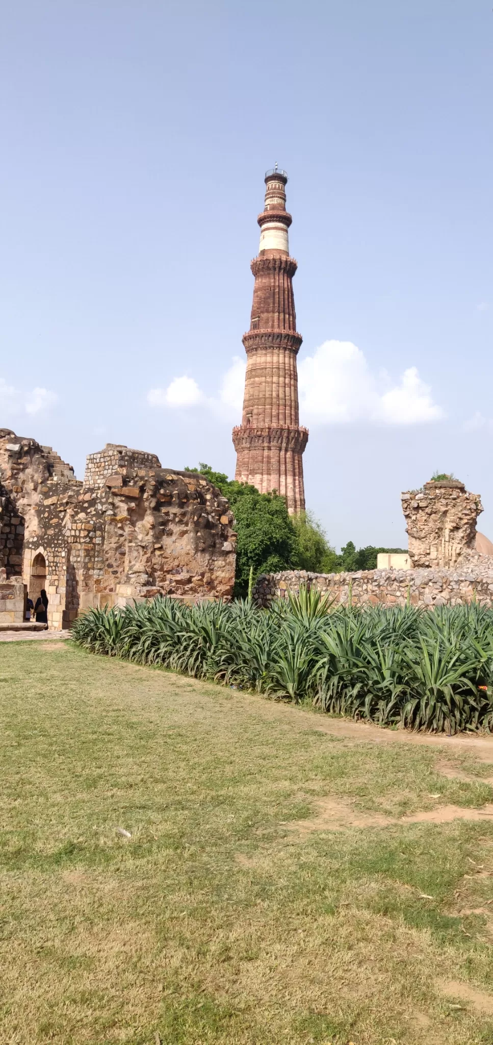 Photo of Qutub Minar, a monument standing strong for 800 years long! By Dinesh Lal