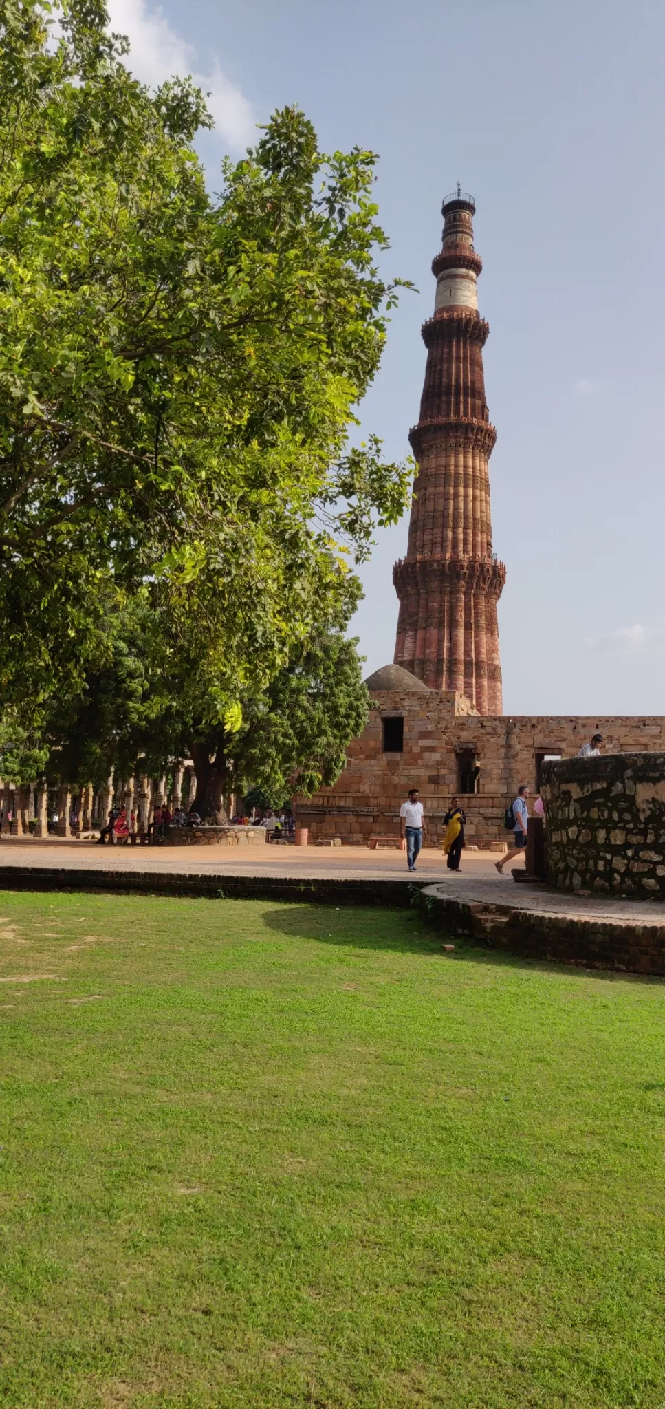 Photo of Qutub Minar, a monument standing strong for 800 years long! By Dinesh Lal