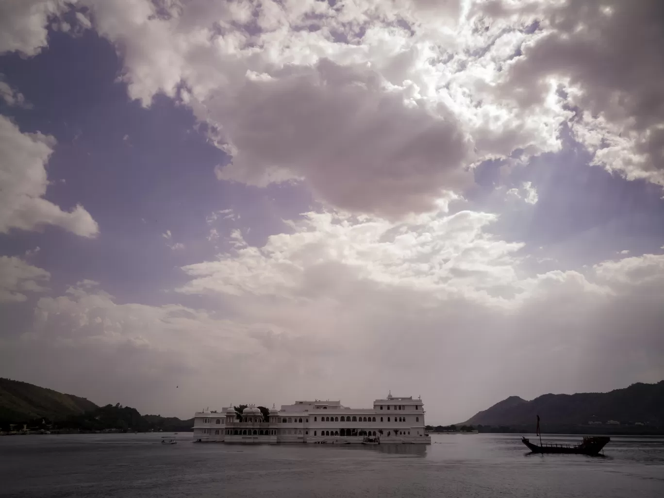 Photo of Ambrai Ghat By Ajay Singh Chouhan