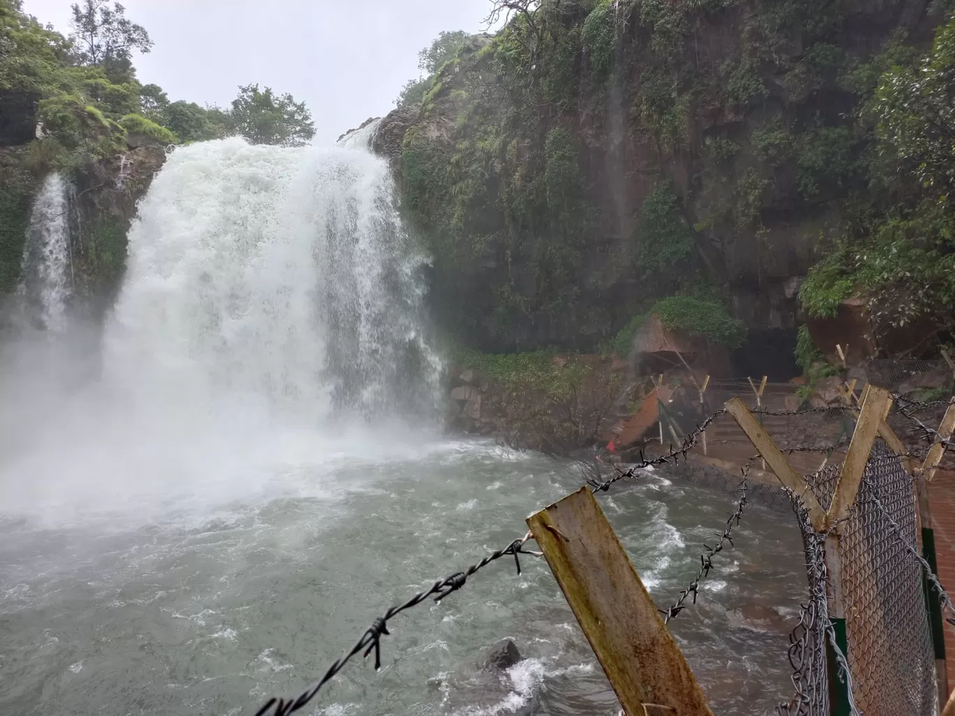 Photo of Thoseghar Waterfall By Priya Krishnamoorthy