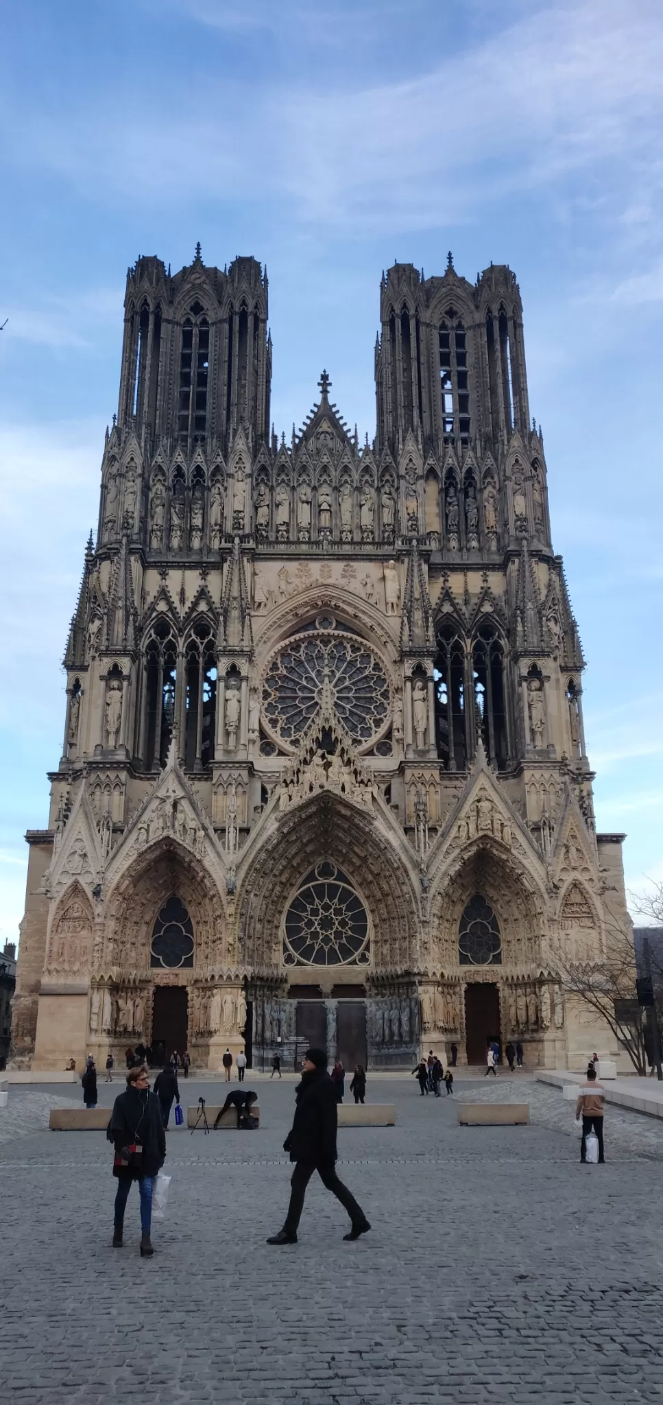 Photo of Reims Cathedral By Sharun Kanan