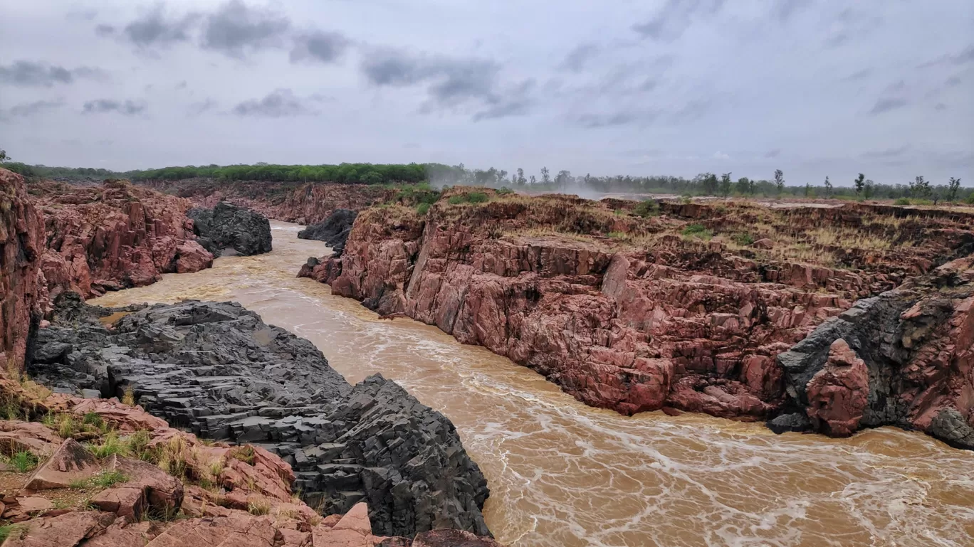 Photo of Raneh Water Falls By Sudhir