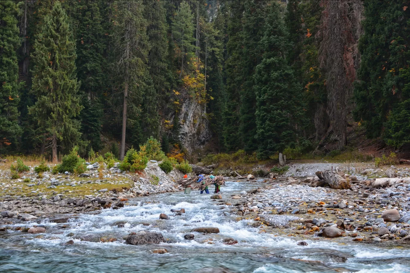 Photo of Neelum Valley By revoshots