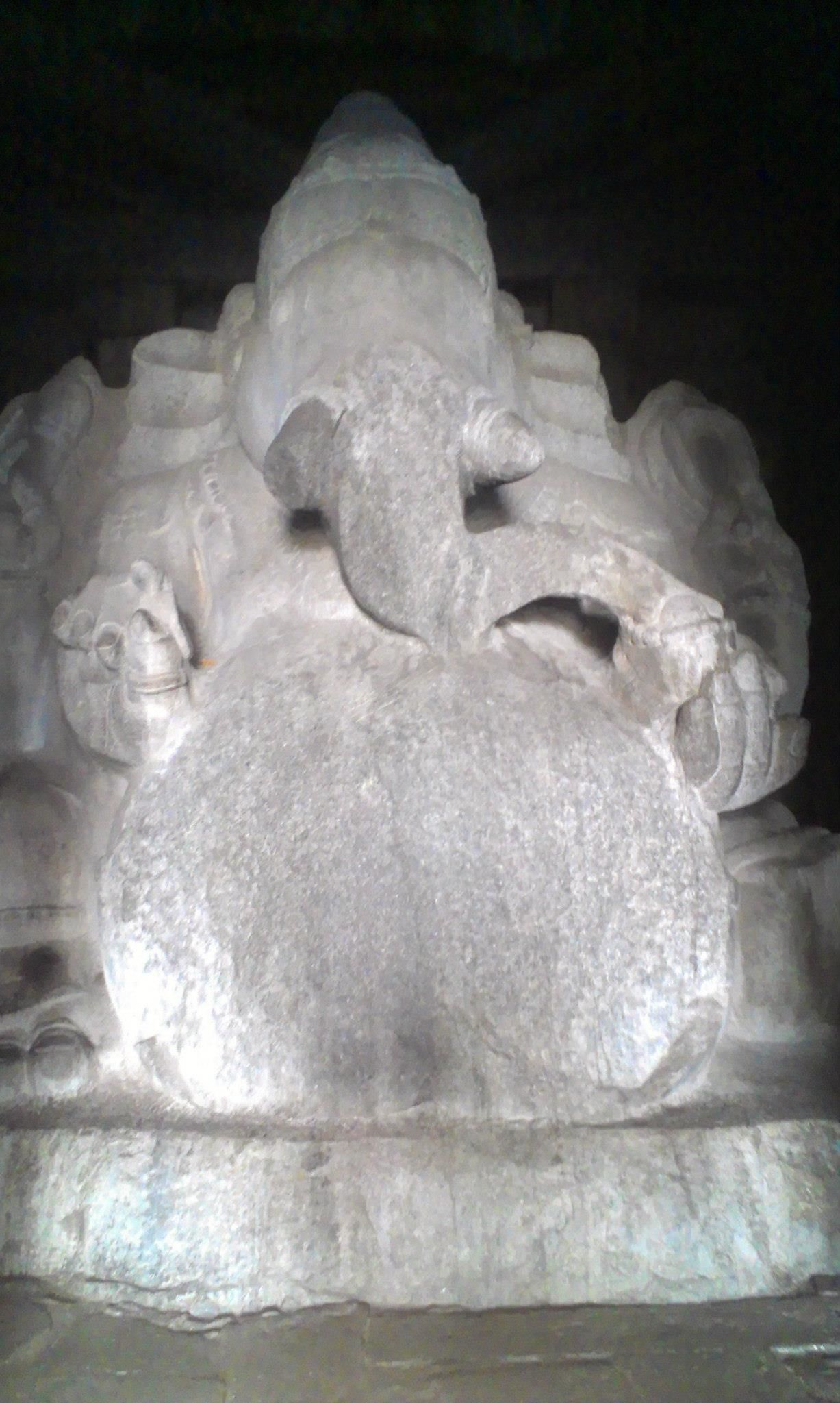 Photo of Hampi - a fascinating city of ruins. By Kshitiz Gupta
