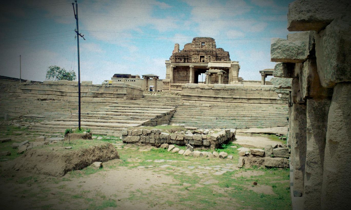 Photo of Hampi - a fascinating city of ruins. By Kshitiz Gupta