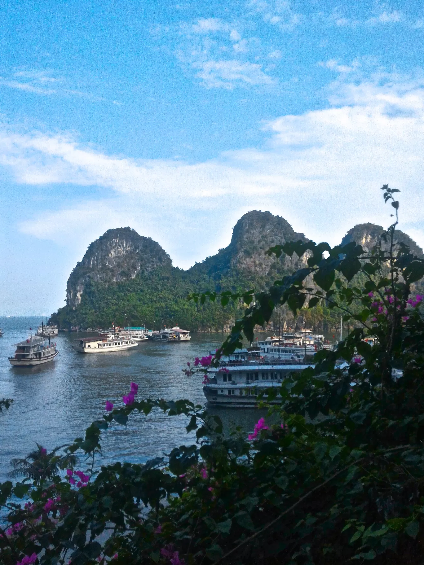 Photo of Halong Bay By Rararaasta