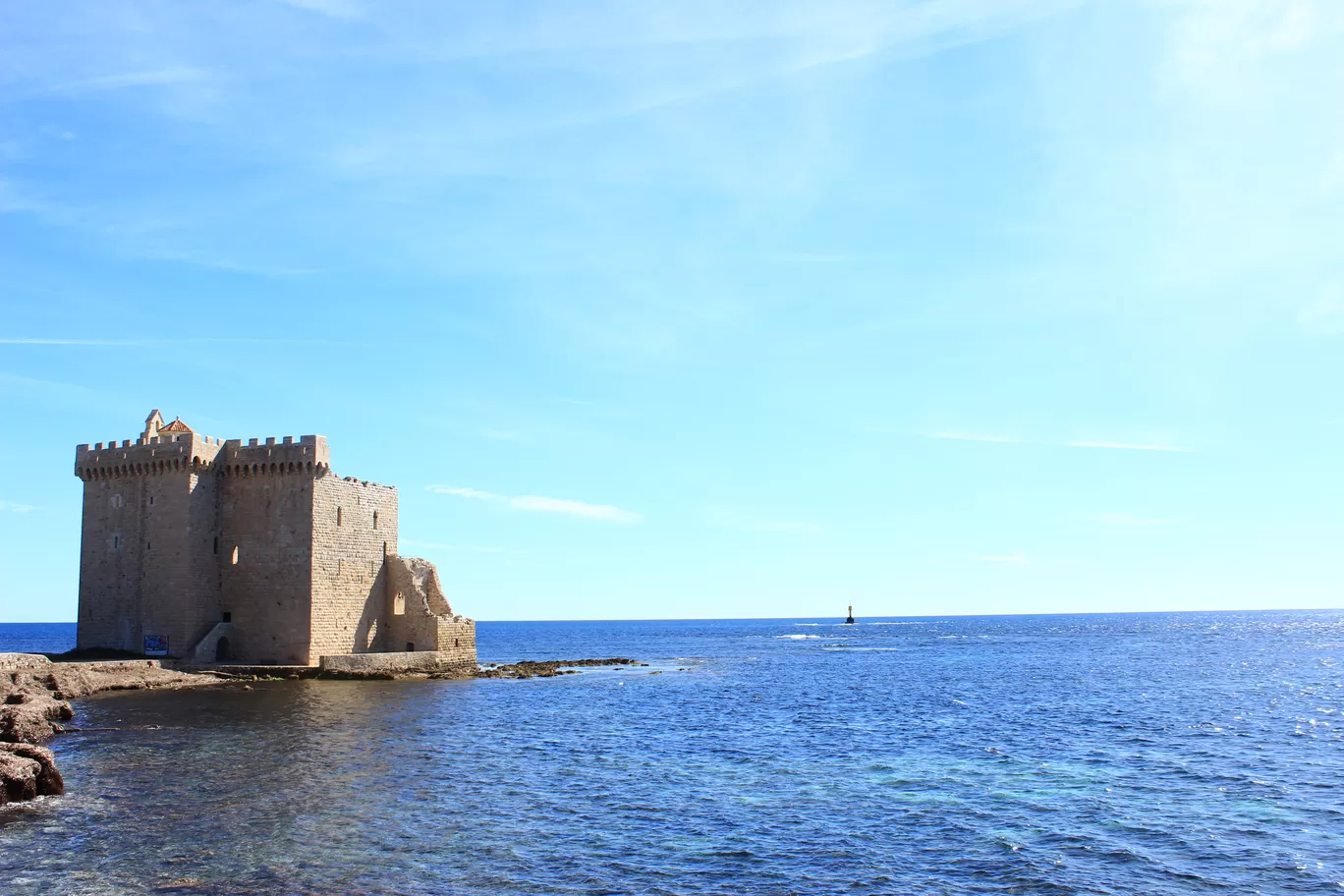 Photo of French Riviera By Natasha Pereira
