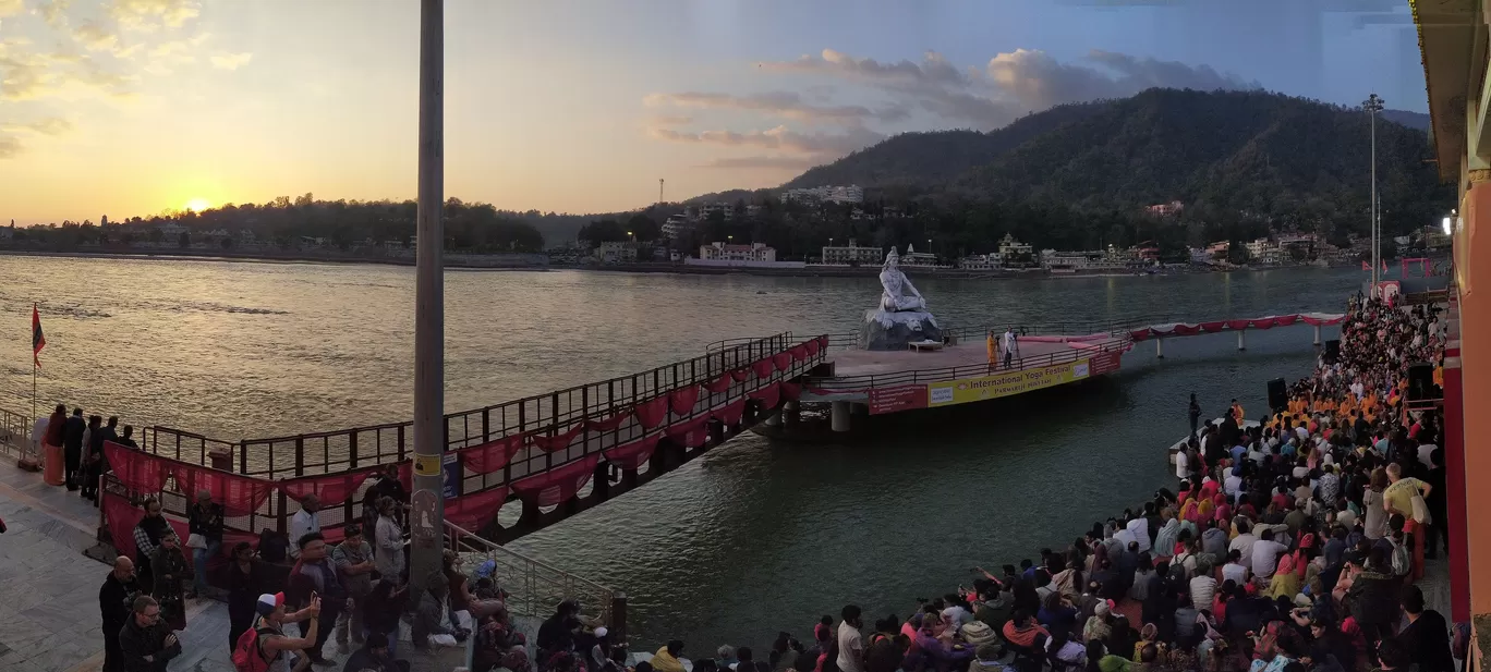 Photo of Parmarth Niketan - Ganga Ghat By Prateek Kapoor