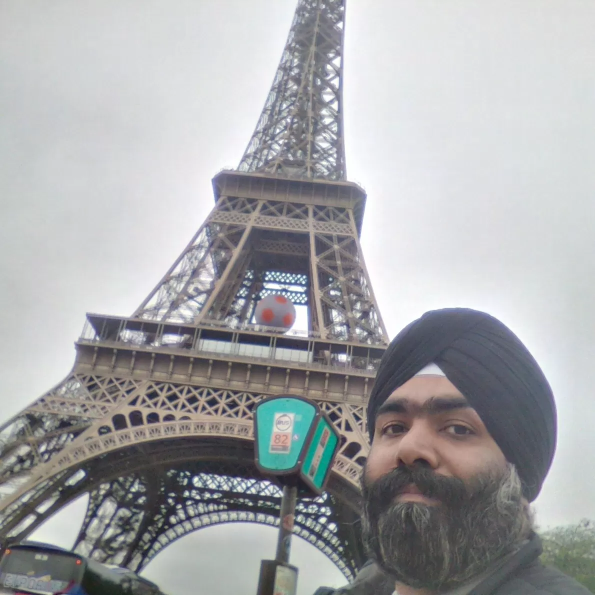 Photo of Eiffel Tower By Charandeep Singh