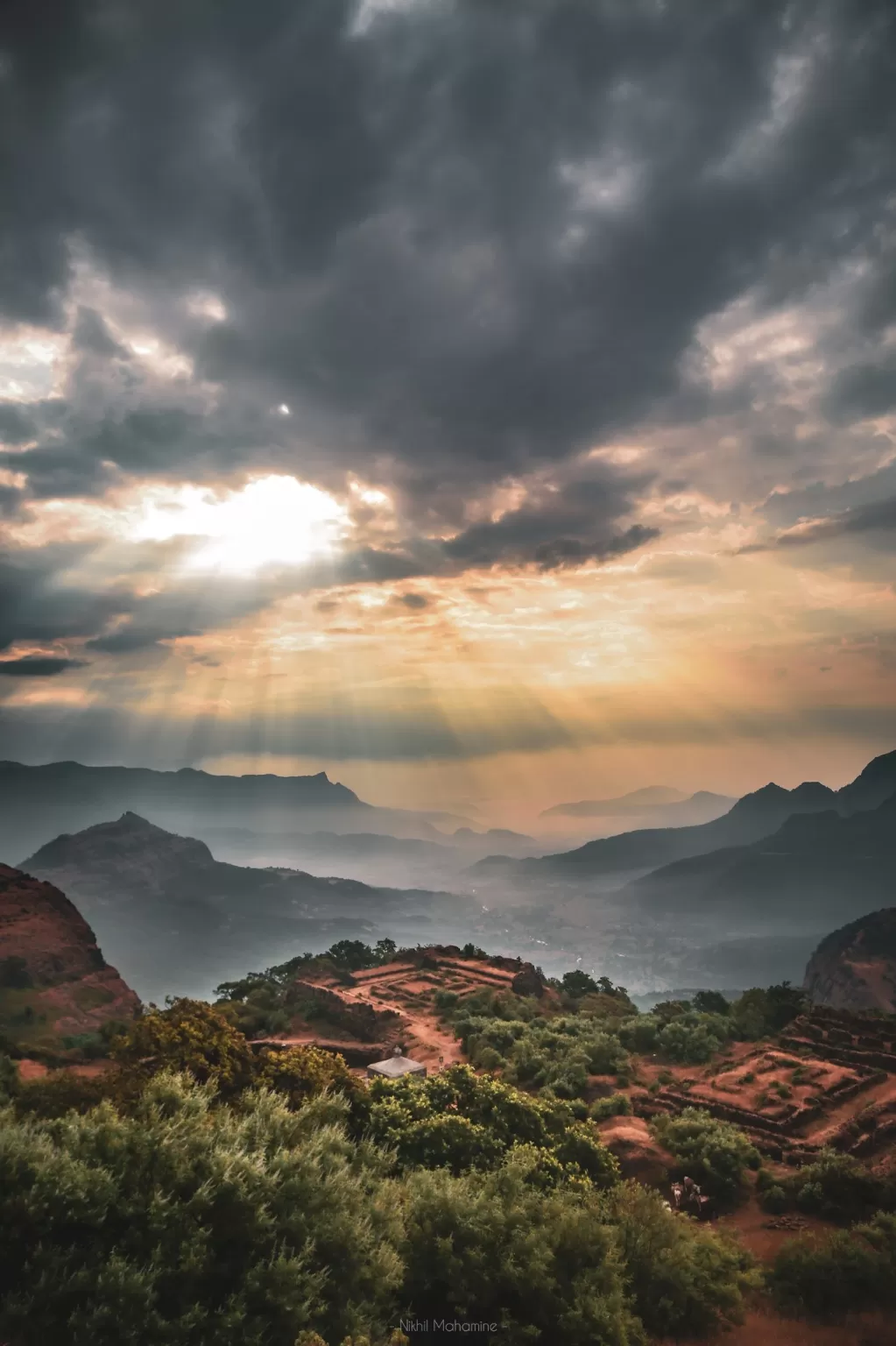 Photo of Raigad Fort By Nikhil Mahamine