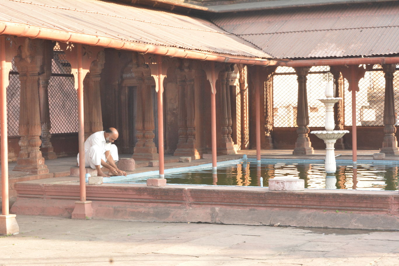 Photo of Trip to Moti Masjid: A Gorgeous Shrine in Bhopal By Mahesh Maddala