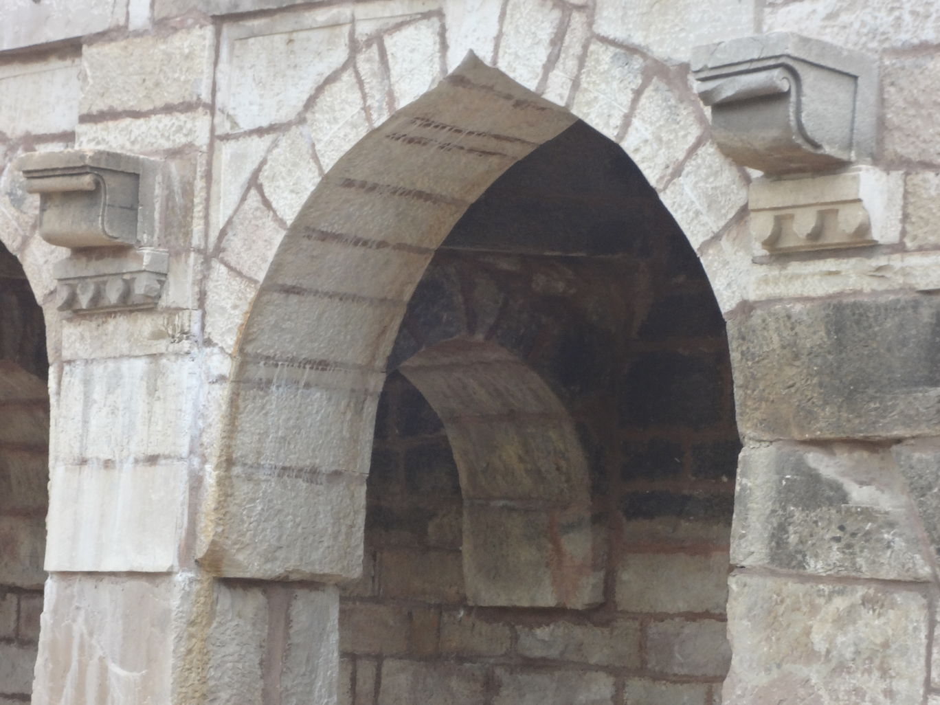 Photo of Chanderi - A town of historical importance By Mahesh Maddala