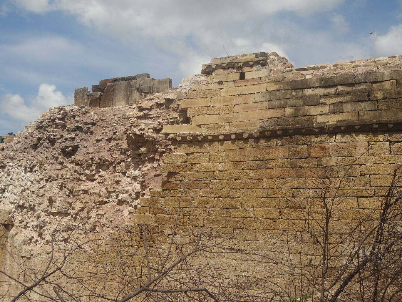 Photo of Chanderi - A town of historical importance By Mahesh Maddala