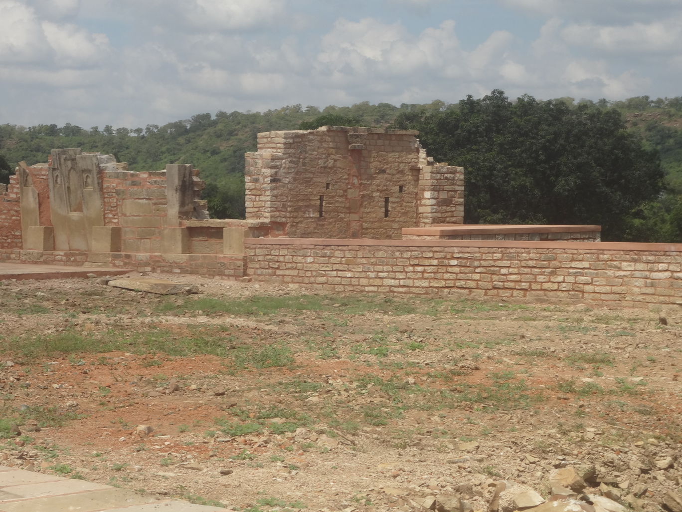 Photo of Chanderi - A town of historical importance By Mahesh Maddala