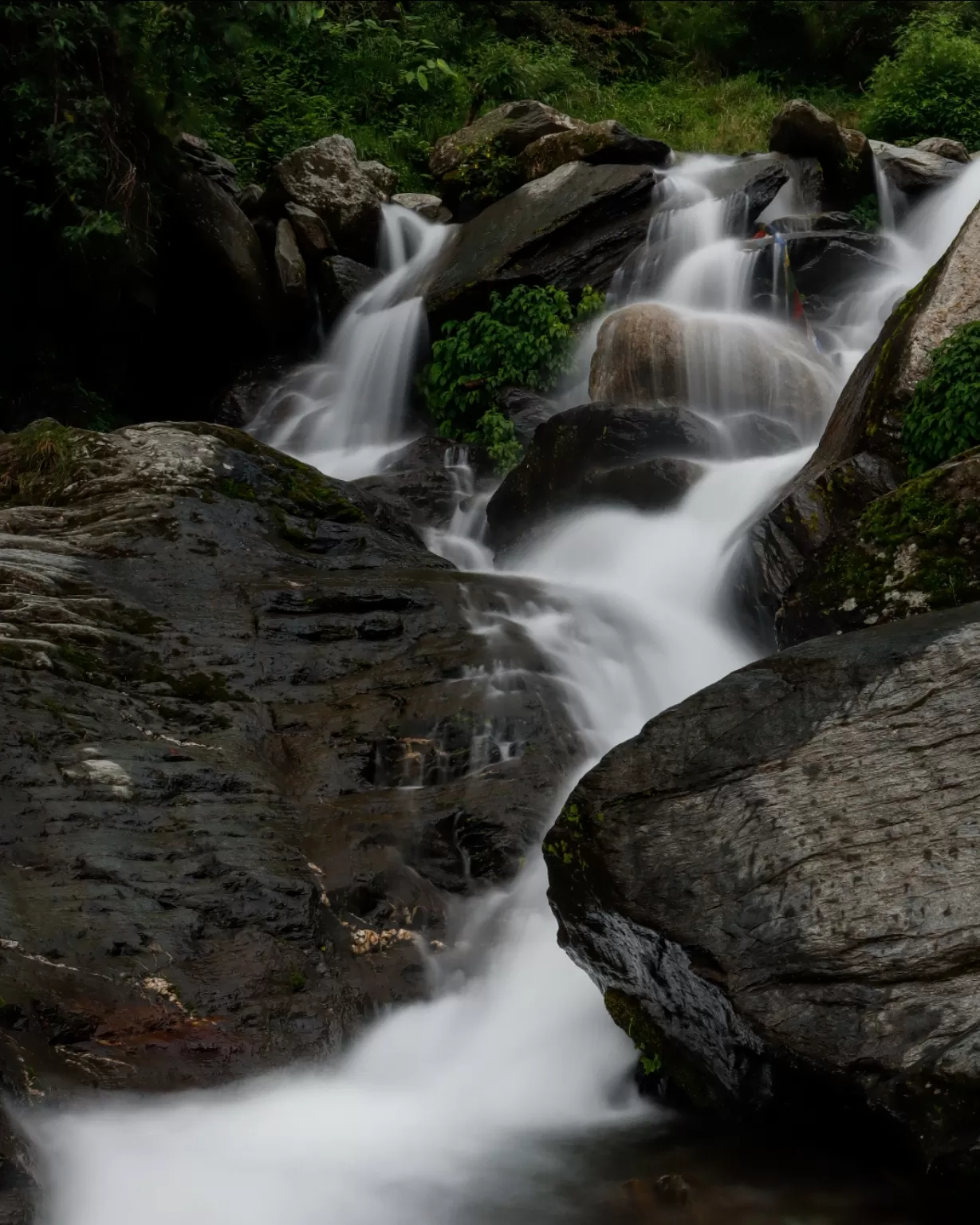 Photo of Bhagsunag Waterfall By Aditya Singh(Kakey) 