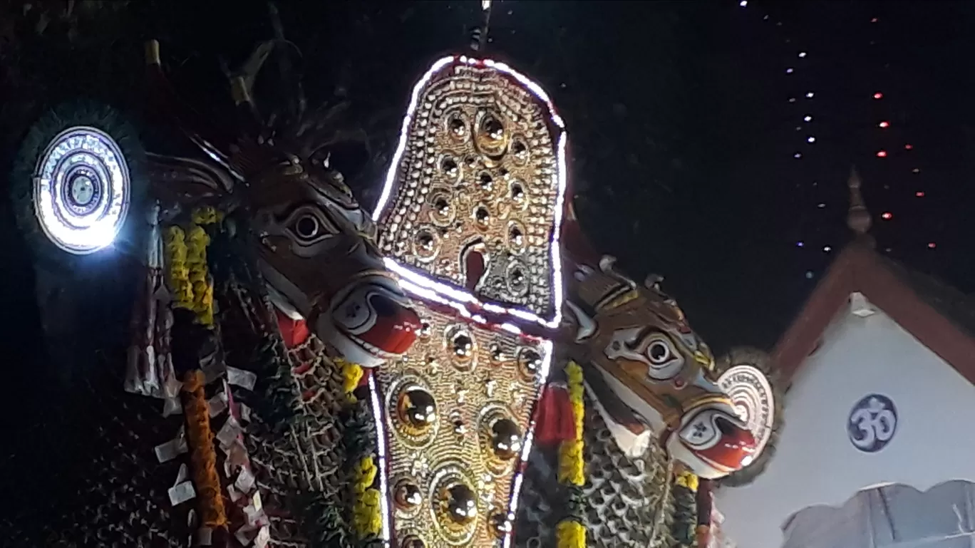 Photo of Chunakkara mahadeva temple By Chief RedEarth