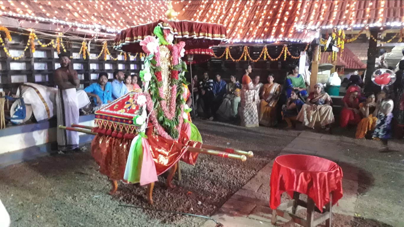 Photo of Chunakkara mahadeva temple By Chief RedEarth