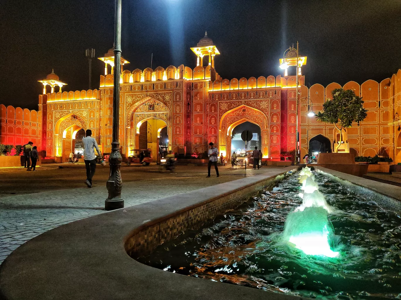 Photo of Ajmeri Gate By Neha jain
