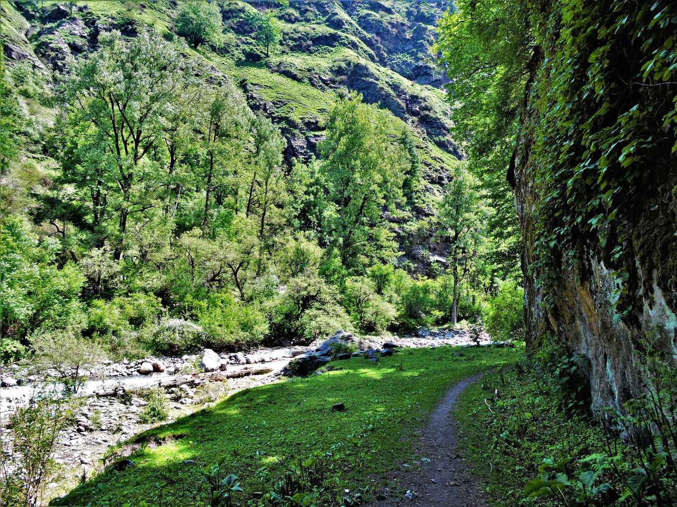 Photo of Rakti Glacier Trek Great Himalayan National Park By Dinesh Kumar