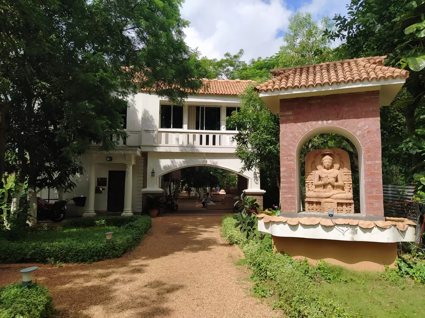 Photo of CHOUPAHARI HOMESTAY BOUTIQUE RESORT By Shalini Magdel Das