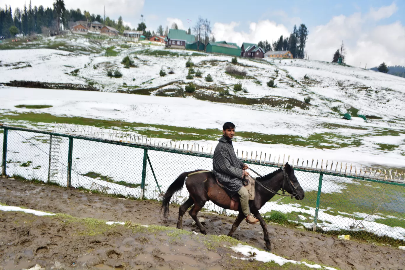 Photo of Gulmarg By Kanj Saurav