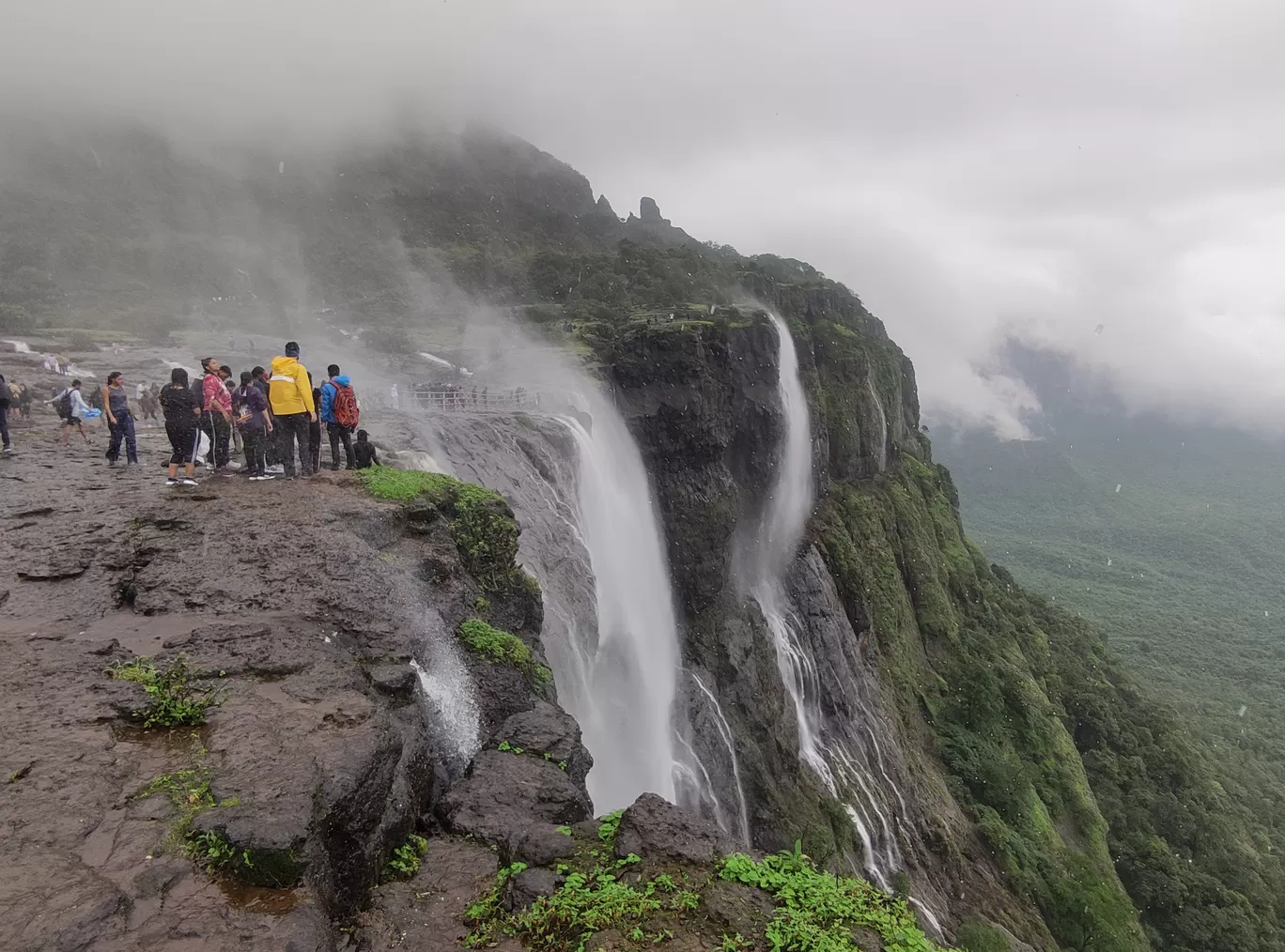 Photo of Reverse Waterfall ( Hill Station Naneghat) By Kanj Saurav