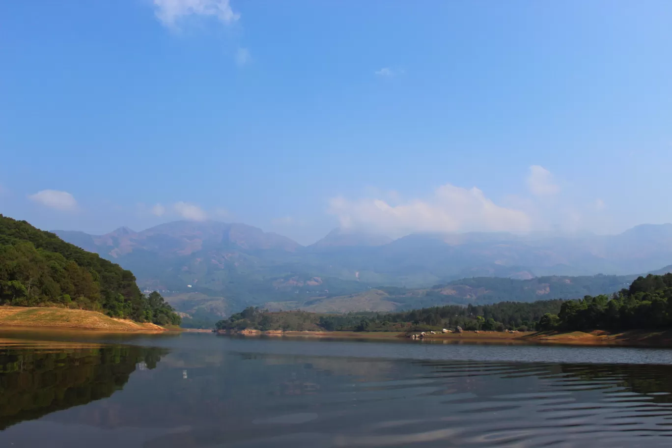 Photo of Munnar Hill Station By The Talking Bee - Sneha Dalvi