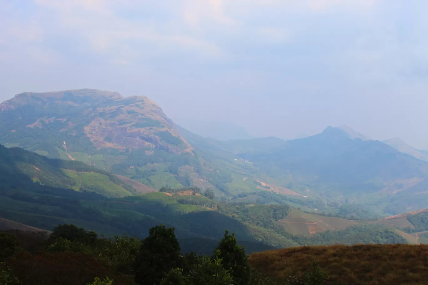 Photo of Munnar Hill Station By The Talking Bee - Sneha Dalvi